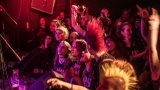 Pogo tour 2019 opětovně rozbourala pražský klub Rock Cafe (50 / 107)