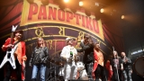 Traktor exceloval v Praze aneb velkolepý koncert k dvaceti letům zažil křest i předání zlaté desky! Hostem večera bylo Panoptiko (17 / 59)