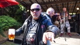 Hudební oslava narozenin byla v Plzni punkovou záležitostí (21 / 62)