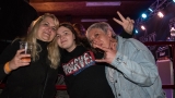 Rocková párty v Nezvěsticích se vydařila, déšť jen umocnil skvělou bigbítovou atmosféru (92 / 118)