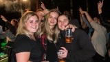 Rocková párty v Nezvěsticích se vydařila, déšť jen umocnil skvělou bigbítovou atmosféru (110 / 118)