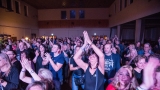 Malý Silvestr si v Losiné užili jak muzikanti Extra Band revivalu, tak fanouškové na zaplněném sále (65 / 78)