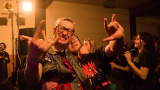 Našlápnutý kotel a plný dům – skvělá vizitka punkového večírku v Hoštičkách (64 / 99)