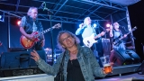 Bigbítový večer s Odysseou na Starém hřišti v Blovicích měl úspěch, muzikantům to stále dobře hraje (36 / 48)