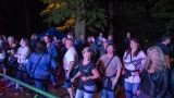 Přes nepřízeň počasí měl Extra Band revival na Vlčtejně silnou fanouškovskou podporu (4 / 33)