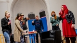 slavnostní přípitek (Kateřina Brzobohatá + Bára Tlučhořová + Jiří Trnka + Tommino + Radana Labajová + Bára Zemanová) (52 / 59)