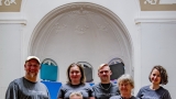 společné foto v merch tričkách (Jiří Trnka + Bára Tlučhořová + Blanka Hanusová + Tommino + Jarka Černohorská + Dominika Zoubková) (56 / 59)