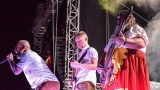Sobota na festivalu Footfest ve znamění tvrdých kytarových riffů. Zazněly Letokruhy, Svoboda 89 nebo Netáhlo. (41 / 144)