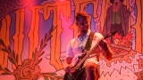 Sobota na festivalu Footfest ve znamění tvrdých kytarových riffů. Zazněly Letokruhy, Svoboda 89 nebo Netáhlo. (44 / 144)