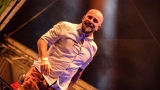 Sobota na festivalu Footfest ve znamění tvrdých kytarových riffů. Zazněly Letokruhy, Svoboda 89 nebo Netáhlo. (48 / 144)