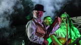 Sobota na festivalu Footfest ve znamění tvrdých kytarových riffů. Zazněly Letokruhy, Svoboda 89 nebo Netáhlo. (50 / 144)