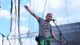 Sobota na festivalu Footfest ve znamění tvrdých kytarových riffů. Zazněly Letokruhy, Svoboda 89 nebo Netáhlo. (74 / 144)