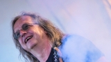 Sobota na festivalu Footfest ve znamění tvrdých kytarových riffů. Zazněly Letokruhy, Svoboda 89 nebo Netáhlo. (98 / 144)