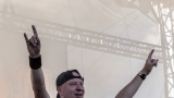 Sobota na festivalu Footfest ve znamění tvrdých kytarových riffů. Zazněly Letokruhy, Svoboda 89 nebo Netáhlo. (104 / 144)