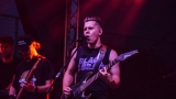 Sobota na festivalu Footfest ve znamění tvrdých kytarových riffů. Zazněly Letokruhy, Svoboda 89 nebo Netáhlo. (44 / 68)