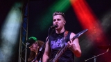 Sobota na festivalu Footfest ve znamění tvrdých kytarových riffů. Zazněly Letokruhy, Svoboda 89 nebo Netáhlo. (48 / 68)