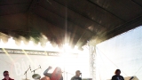 Sobota na festivalu Footfest ve znamění tvrdých kytarových riffů. Zazněly Letokruhy, Svoboda 89 nebo Netáhlo. (28 / 48)