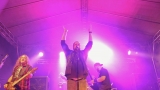 Sobota na festivalu Footfest ve znamění tvrdých kytarových riffů. Zazněly Letokruhy, Svoboda 89 nebo Netáhlo. (47 / 48)