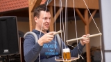 Soutěž – Pití piva pomocí marionety… (28 / 35)