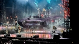 Fenomenální Sabaton znovu fascinoval Plzeň! Obří tank, výpravná scéna, hity i "Ještě jedno pivo" nadchli lochotínský Amfiteátr (112 / 191)