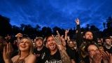 Fenomenální Sabaton znovu fascinoval Plzeň! Obří tank, výpravná scéna, hity i "Ještě jedno pivo" nadchli lochotínský Amfiteátr (154 / 191)