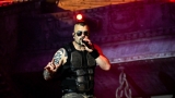 Fenomenální Sabaton znovu fascinoval Plzeň! Obří tank, výpravná scéna, hity i "Ještě jedno pivo" nadchli lochotínský Amfiteátr (172 / 191)