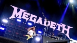 Hvězdná jména světové i české hudební scény, střídavé počasí, komfort  a nekonečná párty! Vyprodaný Rock for People ustál nepřízeň počasí  a těšil se rekordní návštěvnosti (18 / 94)