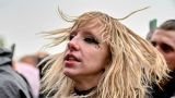 Hvězdná jména světové i české hudební scény, střídavé počasí, komfort  a nekonečná párty! Vyprodaný Rock for People ustál nepřízeň počasí  a těšil se rekordní návštěvnosti (10 / 106)