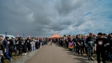 Hvězdná jména světové i české hudební scény, střídavé počasí, komfort  a nekonečná párty! Vyprodaný Rock for People ustál nepřízeň počasí  a těšil se rekordní návštěvnosti (14 / 106)