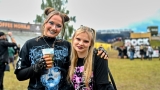 Hvězdná jména světové i české hudební scény, střídavé počasí, komfort  a nekonečná párty! Vyprodaný Rock for People ustál nepřízeň počasí  a těšil se rekordní návštěvnosti (30 / 94)