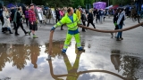 Hvězdná jména světové i české hudební scény, střídavé počasí, komfort  a nekonečná párty! Vyprodaný Rock for People ustál nepřízeň počasí  a těšil se rekordní návštěvnosti (38 / 94)