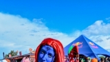 Hvězdná jména světové i české hudební scény, střídavé počasí, komfort  a nekonečná párty! Vyprodaný Rock for People ustál nepřízeň počasí  a těšil se rekordní návštěvnosti (29 / 106)