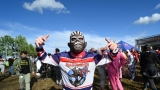 Hvězdná jména světové i české hudební scény, střídavé počasí, komfort  a nekonečná párty! Vyprodaný Rock for People ustál nepřízeň počasí  a těšil se rekordní návštěvnosti (36 / 106)