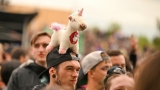 Hvězdná jména světové i české hudební scény, střídavé počasí, komfort  a nekonečná párty! Vyprodaný Rock for People ustál nepřízeň počasí  a těšil se rekordní návštěvnosti (59 / 94)