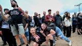 Hvězdná jména světové i české hudební scény, střídavé počasí, komfort  a nekonečná párty! Vyprodaný Rock for People ustál nepřízeň počasí  a těšil se rekordní návštěvnosti (58 / 106)
