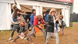 Hvězdná jména světové i české hudební scény, střídavé počasí, komfort  a nekonečná párty! Vyprodaný Rock for People ustál nepřízeň počasí  a těšil se rekordní návštěvnosti (71 / 106)