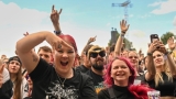 Hvězdná jména světové i české hudební scény, střídavé počasí, komfort  a nekonečná párty! Vyprodaný Rock for People ustál nepřízeň počasí  a těšil se rekordní návštěvnosti (87 / 94)