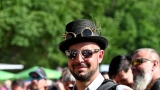 Vyprodaný Pekelný ostrov opět exceloval! Fanoušky přivítal zbrusu nový plážový areál, Royal Republic, špička české rockmetalové scény a úžasná atmosféra! (7 / 99)