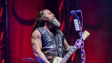 Vyprodaný Pekelný ostrov opět exceloval! Fanoušky přivítal zbrusu nový plážový areál, Royal Republic, špička české rockmetalové scény a úžasná atmosféra! (15 / 99)