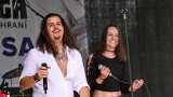 Vyprodaný Pekelný ostrov opět exceloval! Fanoušky přivítal zbrusu nový plážový areál, Royal Republic, špička české rockmetalové scény a úžasná atmosféra! (15 / 98)