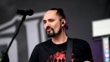 Vyprodaný Pekelný ostrov opět exceloval! Fanoušky přivítal zbrusu nový plážový areál, Royal Republic, špička české rockmetalové scény a úžasná atmosféra! (28 / 99)