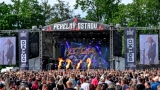 Vyprodaný Pekelný ostrov opět exceloval! Fanoušky přivítal zbrusu nový plážový areál, Royal Republic, špička české rockmetalové scény a úžasná atmosféra! (32 / 99)