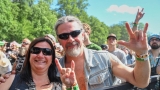 Vyprodaný Pekelný ostrov opět exceloval! Fanoušky přivítal zbrusu nový plážový areál, Royal Republic, špička české rockmetalové scény a úžasná atmosféra! (59 / 99)