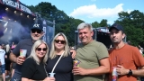 Vyprodaný Pekelný ostrov opět exceloval! Fanoušky přivítal zbrusu nový plážový areál, Royal Republic, špička české rockmetalové scény a úžasná atmosféra! (62 / 99)