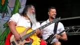 Vyprodaný Pekelný ostrov opět exceloval! Fanoušky přivítal zbrusu nový plážový areál, Royal Republic, špička české rockmetalové scény a úžasná atmosféra! (45 / 98)