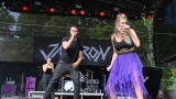 Vyprodaný Pekelný ostrov opět exceloval! Fanoušky přivítal zbrusu nový plážový areál, Royal Republic, špička české rockmetalové scény a úžasná atmosféra! (48 / 98)