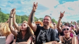 Vyprodaný Pekelný ostrov opět exceloval! Fanoušky přivítal zbrusu nový plážový areál, Royal Republic, špička české rockmetalové scény a úžasná atmosféra! (49 / 98)