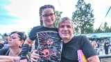 Vyprodaný Pekelný ostrov opět exceloval! Fanoušky přivítal zbrusu nový plážový areál, Royal Republic, špička české rockmetalové scény a úžasná atmosféra! (76 / 98)