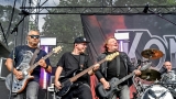 Vyprodaný Pekelný ostrov opět exceloval! Fanoušky přivítal zbrusu nový plážový areál, Royal Republic, špička české rockmetalové scény a úžasná atmosféra! (82 / 98)