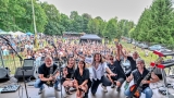 Vyprodaný Pekelný ostrov opět exceloval! Fanoušky přivítal zbrusu nový plážový areál, Royal Republic, špička české rockmetalové scény a úžasná atmosféra! (90 / 99)